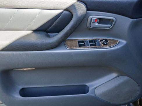 Used 1999 Toyota Land Cruiser image 24