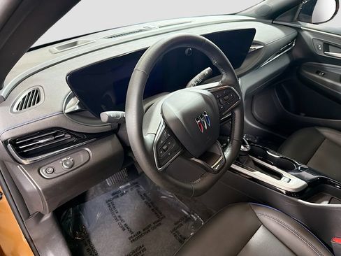 Used 2024 Buick Envista Sport Touring w/ Convenience II Package FWD image 11