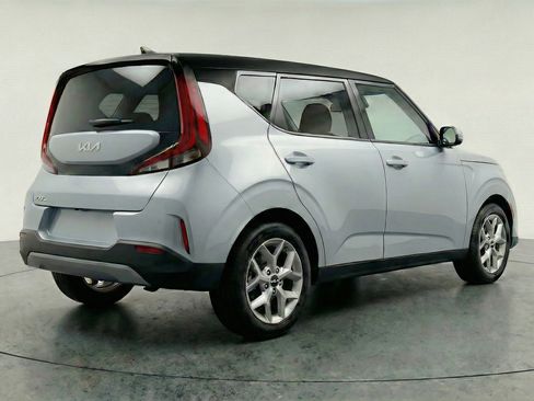 Used 2025 Kia Soul LX w/ LX Technology Package image 9