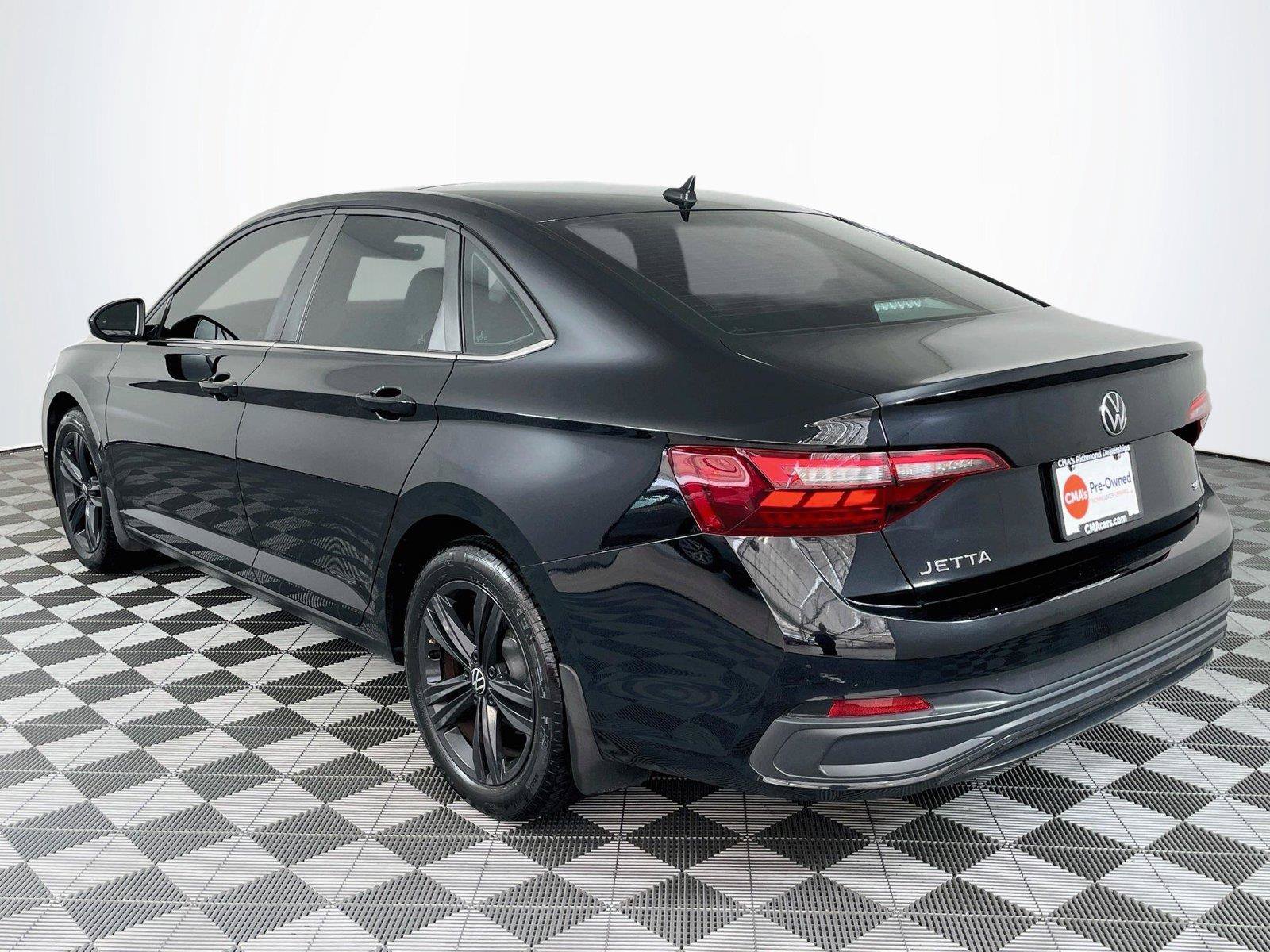 Used 2024 Volkswagen Jetta SE FWD image 6