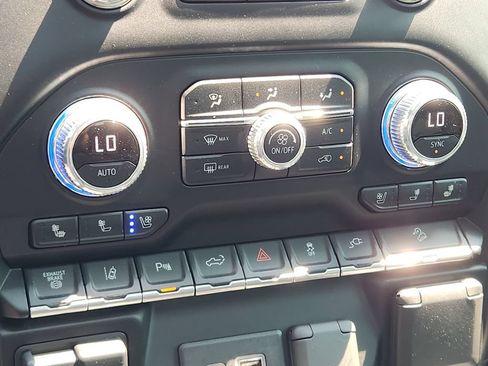 Used 2020 GMC Sierra 2500 Denali w/ Denali Ultimate Package AWD/4WD image 28