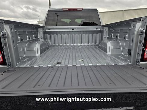 New 2026 GMC Sierra 1500 Elevation w/ LPO, Elevation Black Package image 18