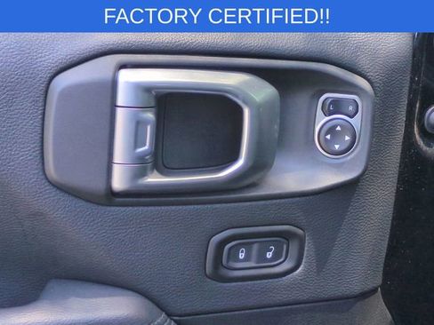 Used 2022 Jeep Wrangler Unlimited Sahara AWD/4WD image 13