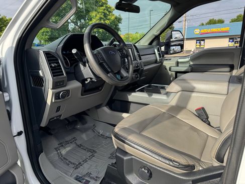 Used 2022 Ford F350 XLT w/ Black Appearance Package AWD/4WD image 23