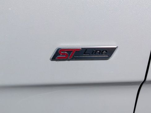 Used 2022 Ford Edge ST-Line w/ Class II Trailer Tow Package AWD/4WD image 10