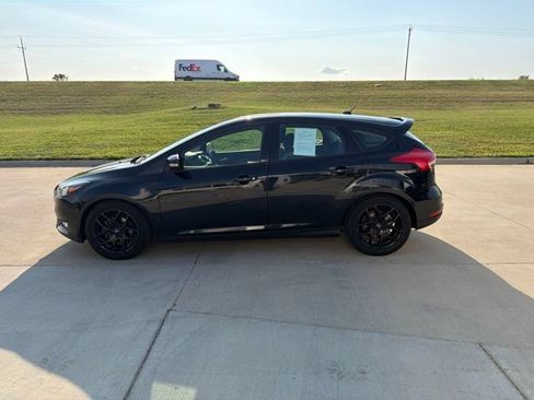 Used 2018 Ford Focus SEL w/ Winter Package FWD image 6