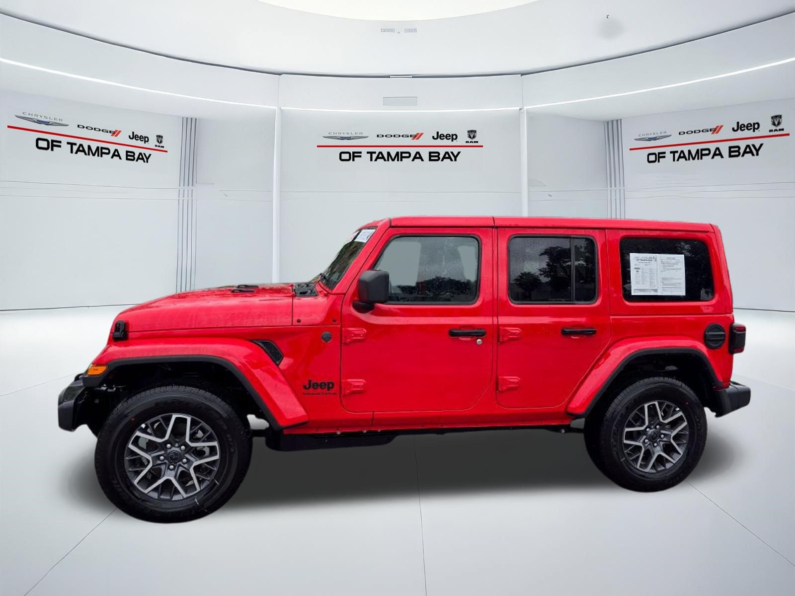 Used 2026 Jeep Wrangler Unlimited Sahara AWD/4WD image 3