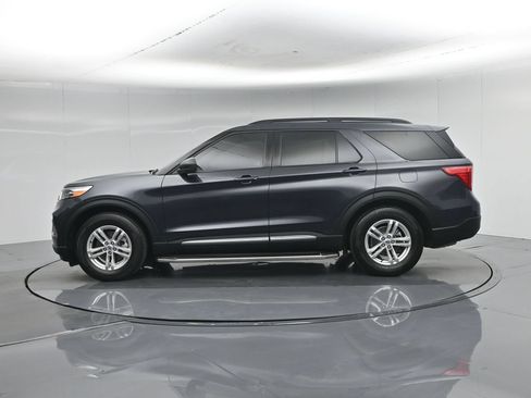 Certified 2022 Ford Explorer XLT RWD image 31