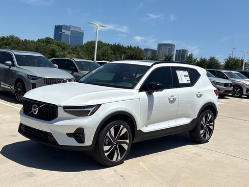 New 2026 Volvo XC40 B4 Plus w/ Protection Package Premier image 2