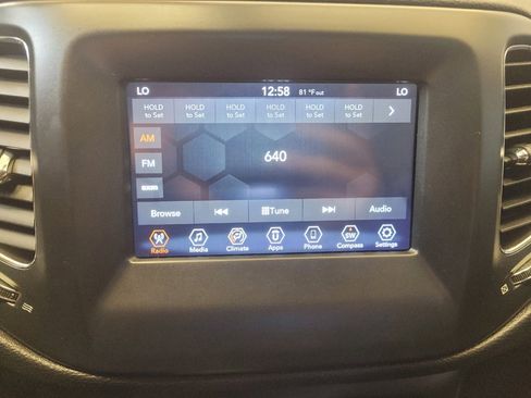 Used 2020 Jeep Compass Latitude FWD image 25