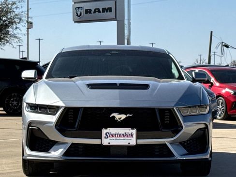 Used 2024 Ford Mustang GT RWD image 2