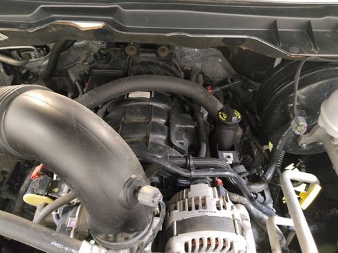 Used 2020 RAM 1500 Classic SLT AWD/4WD image 30