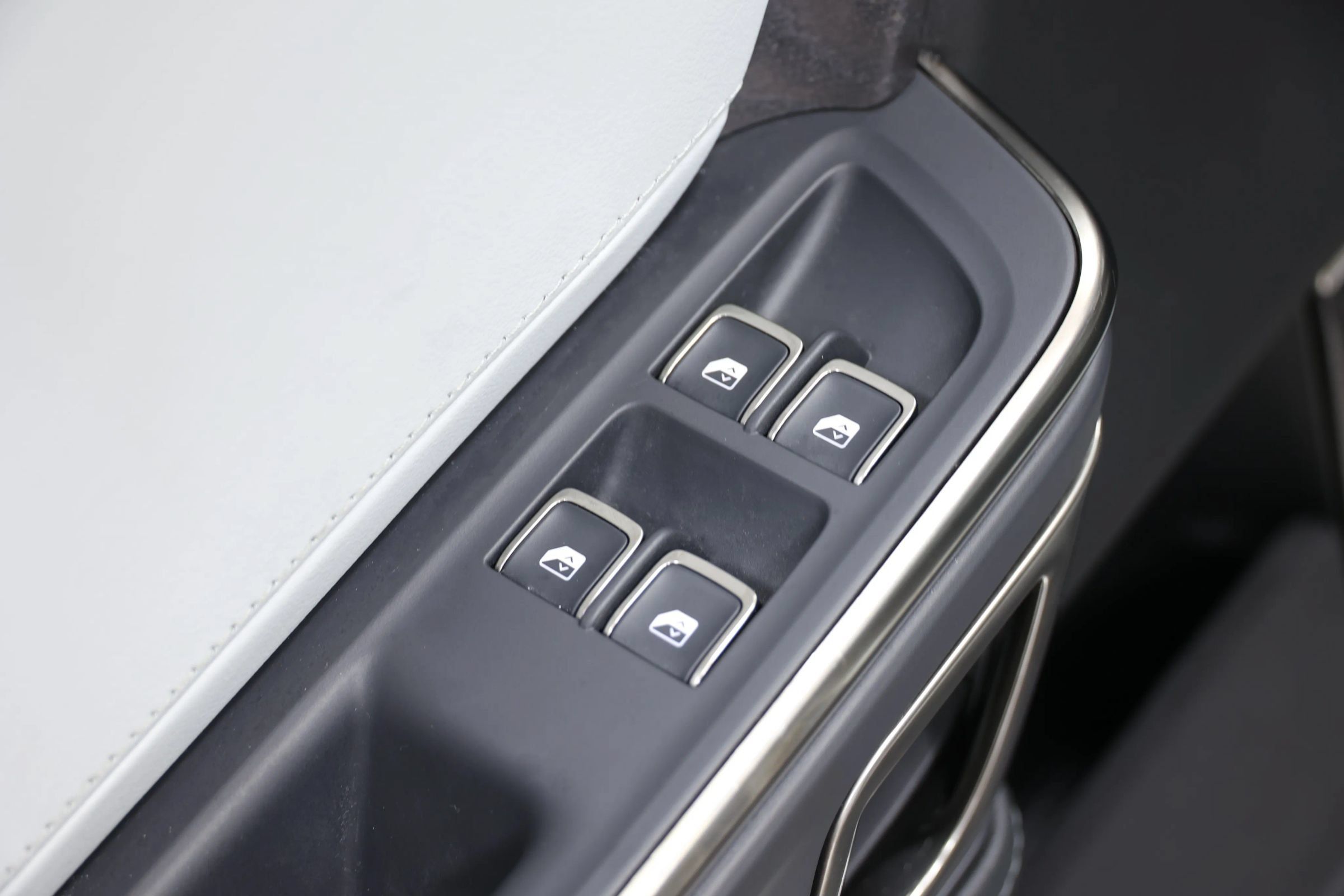 Used 2024 Rivian R1S Adventure Quad AWD/4WD image 13
