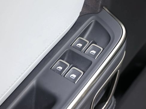 Used 2024 Rivian R1S Adventure AWD/4WD image 13