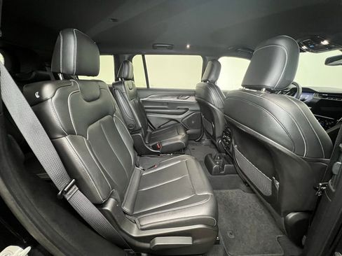 Used 2024 Jeep Grand Cherokee L Limited image 10