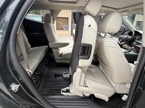 Used 2019 Buick Enclave Essence FWD image 69