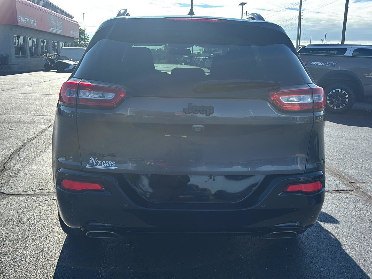 Used 2018 Jeep Cherokee Latitude w/ Quick Order Package 26T AWD/4WD image 8
