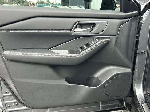 New 2026 Nissan Rogue SV image 18