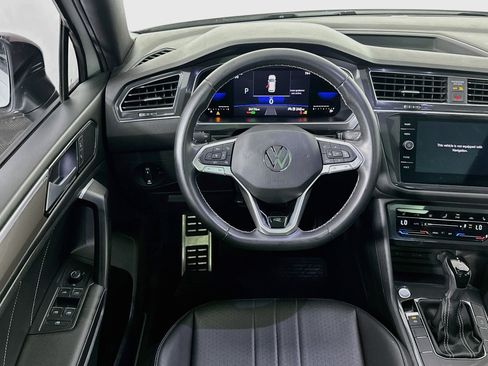 Used 2023 Volkswagen Tiguan SE R-Line FWD image 17