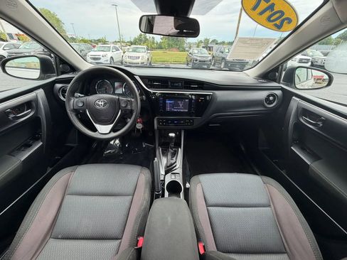 Used 2017 Toyota Corolla LE FWD image 14