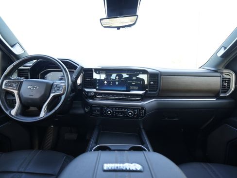 Used 2024 Chevrolet Silverado 2500 High Country w/ Midnight Edition AWD/4WD image 15