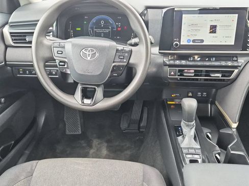 Used 2025 Toyota Camry LE FWD image 14