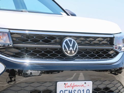 Used 2023 Volkswagen Taos S image 5