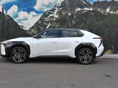 Certified 2023 Toyota bZ4X Limited w/ Weather Package image 7