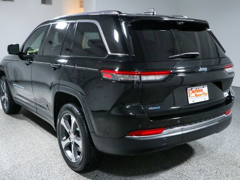 Used 2022 Jeep Grand Cherokee Limited 4xe w/ Luxury Tech Group II AWD/4WD image 9
