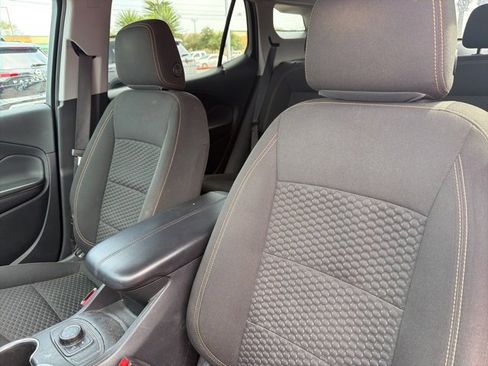 Used 2020 GMC Terrain SLE w/ Elevation Edition image 8