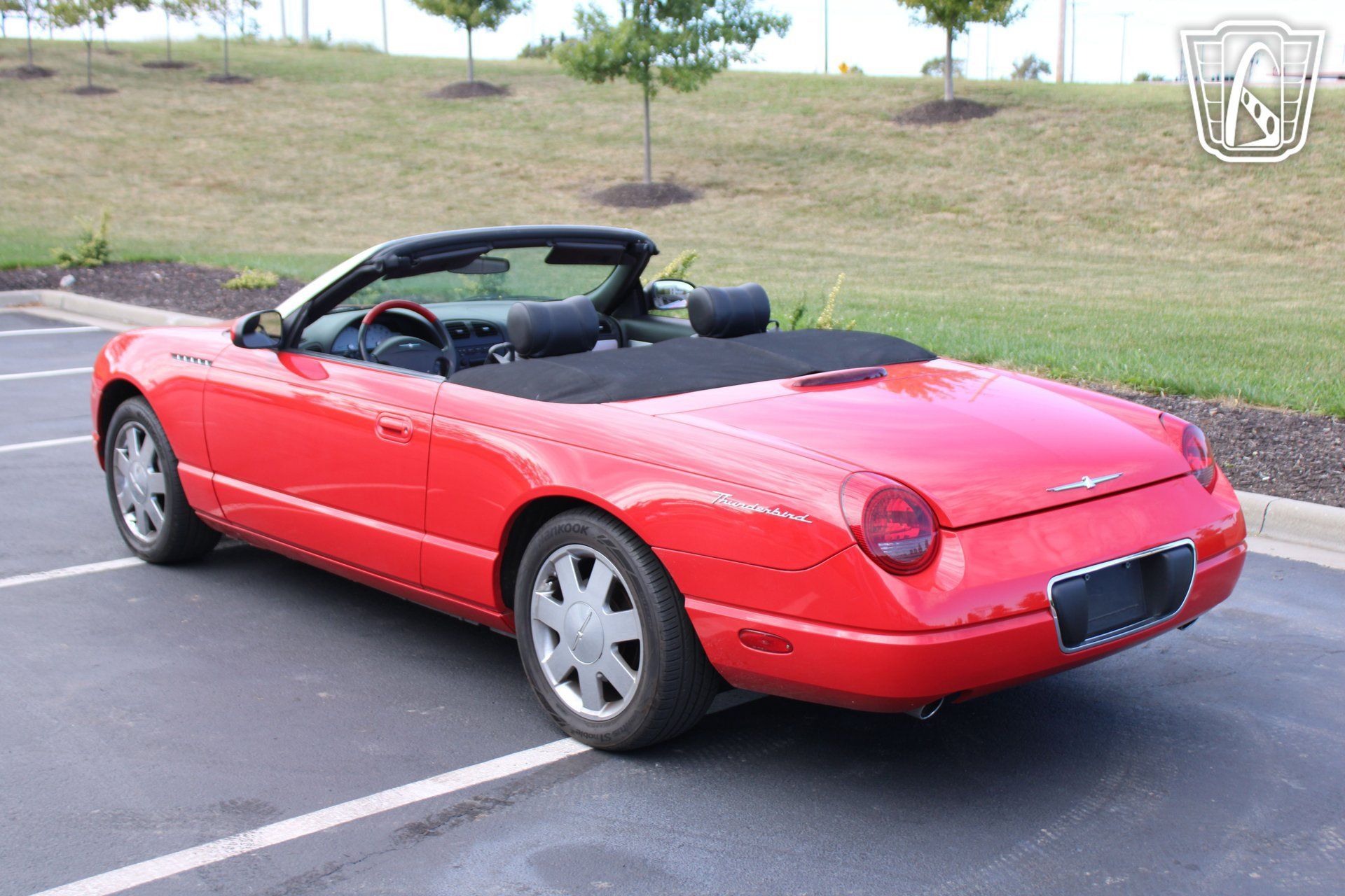 Used 2002 Ford Thunderbird RWD image 3