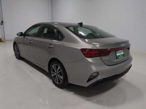 Used 2022 Kia Forte LXS FWD image 5