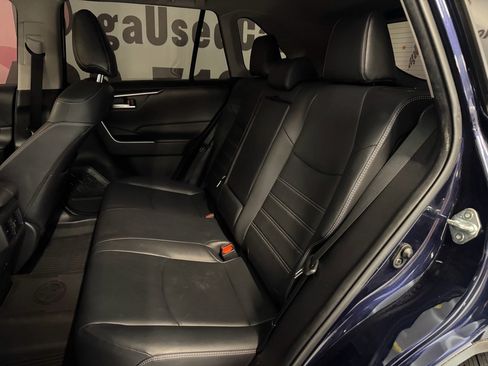 Used 2020 Toyota RAV4 XLE Premium image 22
