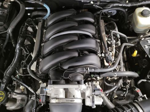 Used 2006 Ford Mustang GT RWD image 40