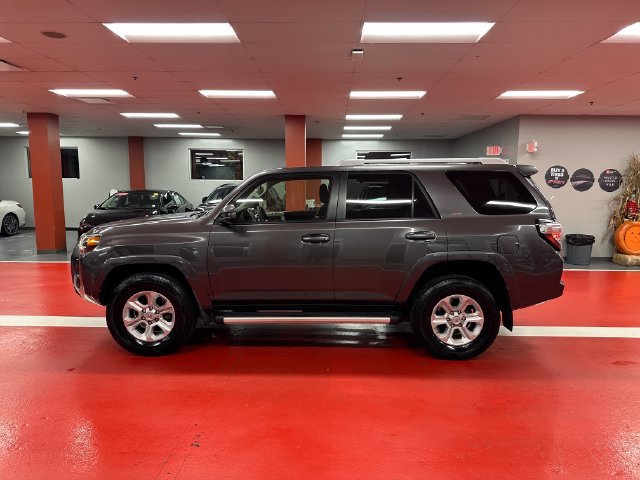 Certified 2018 Toyota 4Runner SR5 AWD/4WD image 6