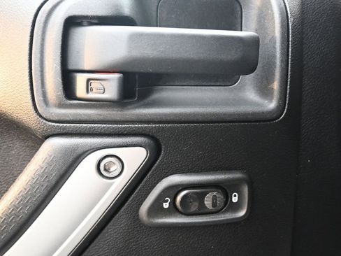 Used 2013 Jeep Wrangler Unlimited Sahara w/ Dual Top Group image 25