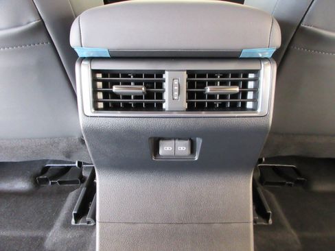 Used 2026 Lexus GX 550 AWD/4WD image 21