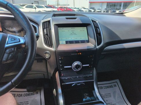 Used 2020 Ford Edge Titanium AWD/4WD image 17