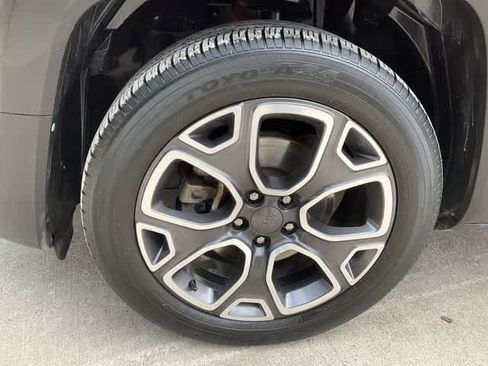 Used 2018 Jeep Renegade Limited FWD image 12