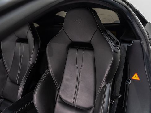 Used 2019 McLaren 570S Coupe RWD image 24