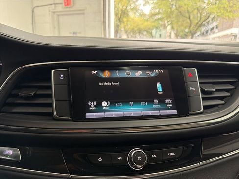 Used 2019 Buick Enclave Essence image 37