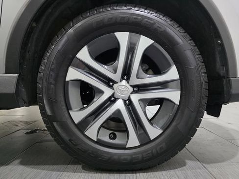 Used 2017 Toyota RAV4 LE AWD/4WD image 25