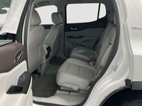 Used 2023 GMC Acadia SLT image 22