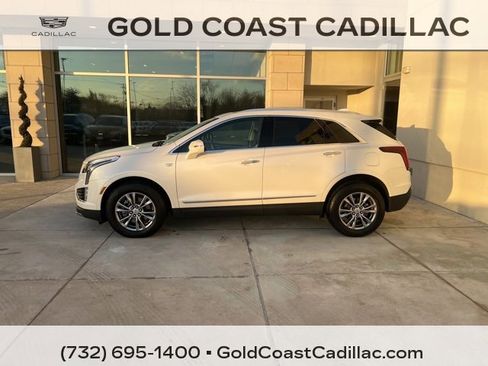 Certified 2022 Cadillac XT5 Premium Luxury w/ LPO, Floor Liner Package image 2