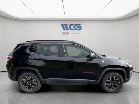Used 2019 Jeep Compass Trailhawk w/ Leather Interior Group AWD/4WD image 3