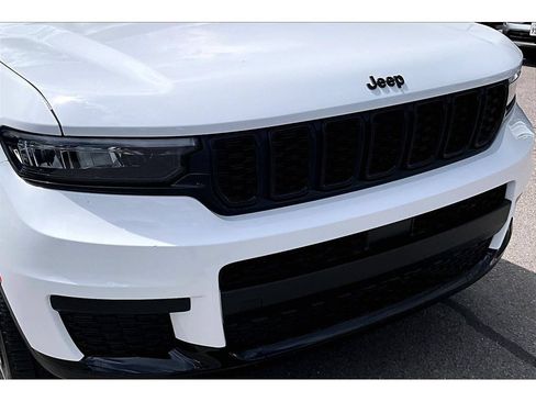 Used 2025 Jeep Grand Cherokee L Altitude AWD/4WD image 31