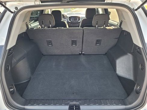 Used 2018 GMC Terrain SLE image 27