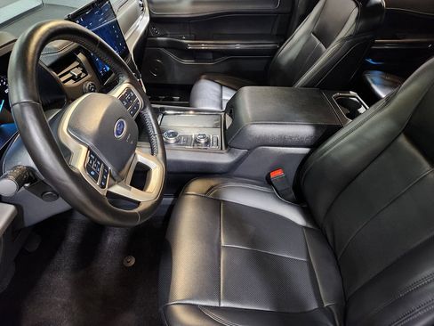 Used 2022 Ford Expedition XLT AWD/4WD image 31