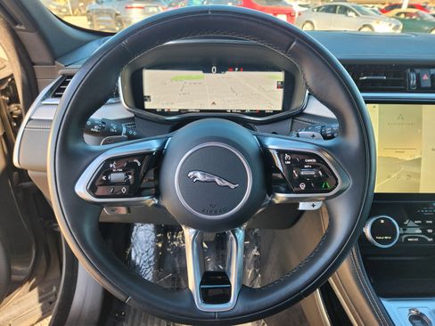 Used 2024 Jaguar F-PACE R-Dynamic S image 7