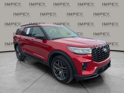 Used 2025 Ford Explorer ST image 7